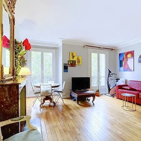 Charming Flat Near Montmartre باريس