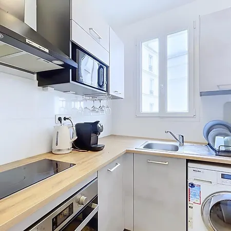 Charming Flat Near Montmartre *